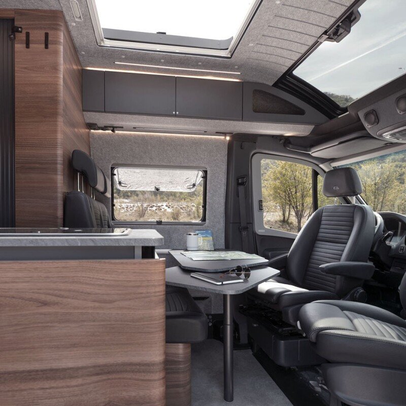 SUPERTWIN LS F5I2971   media library original 1586 1080